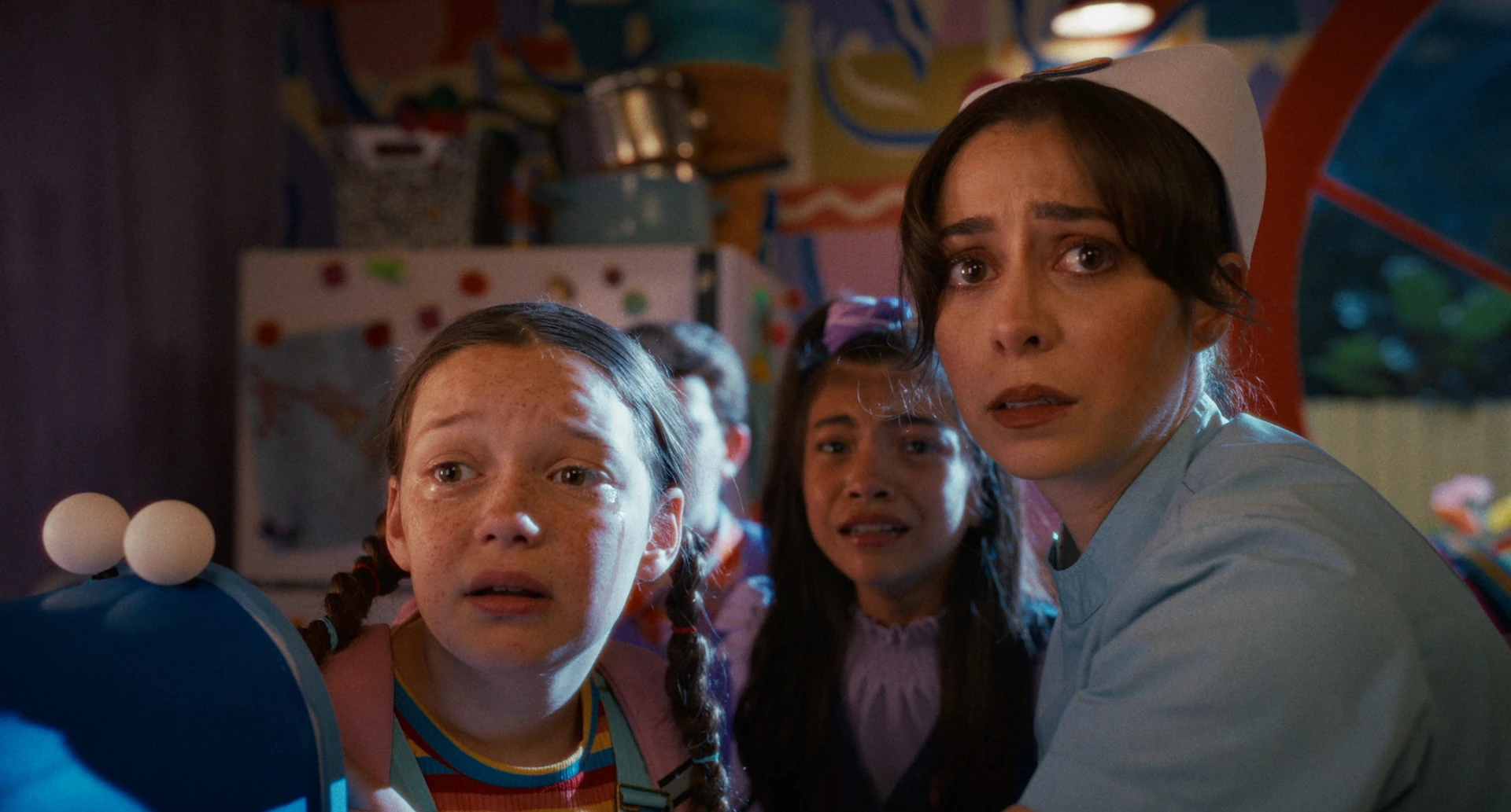 Cristin Milioti with Delaney Quinn, Tristan Borders and Madison Skyy Polan in Buddy