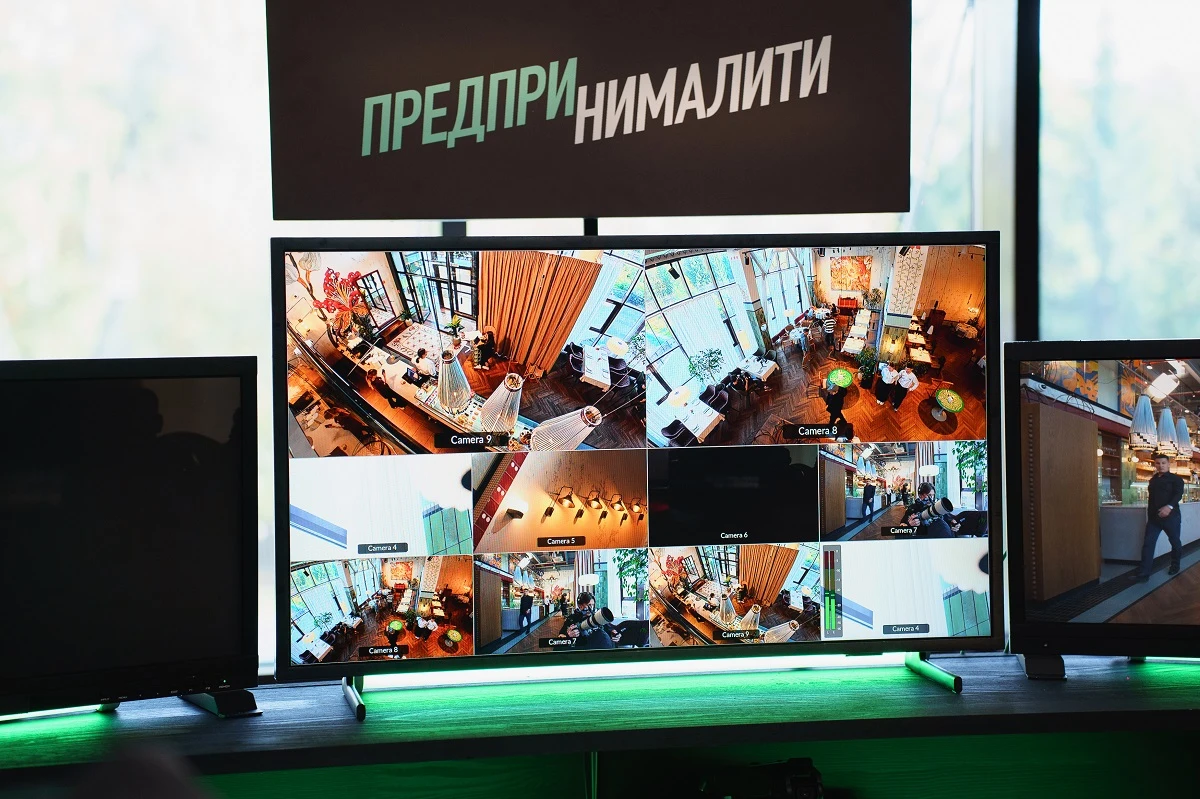Мониторы съёмочной группы проекта «Предпринималити»