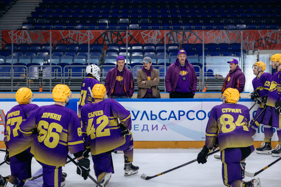 Седьмой игрок 2026 — хоккеисты клуба Строитель на тренировке в фиолетовой форме